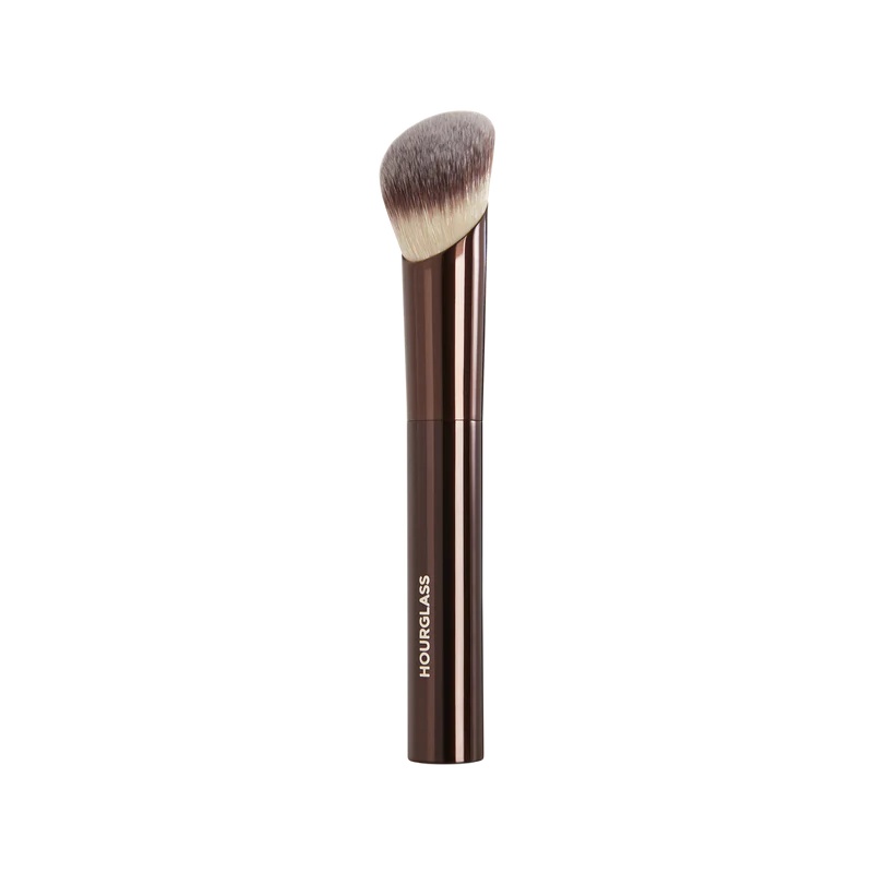 Hourglass Ambient Soft Glow Foundation Brush - интернет-магазин профессиональной косметики Spadream, изображение 62791